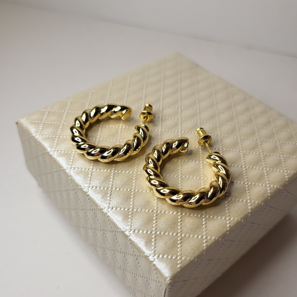 Novella Jewellery Athena Twist Hoop Earrings
